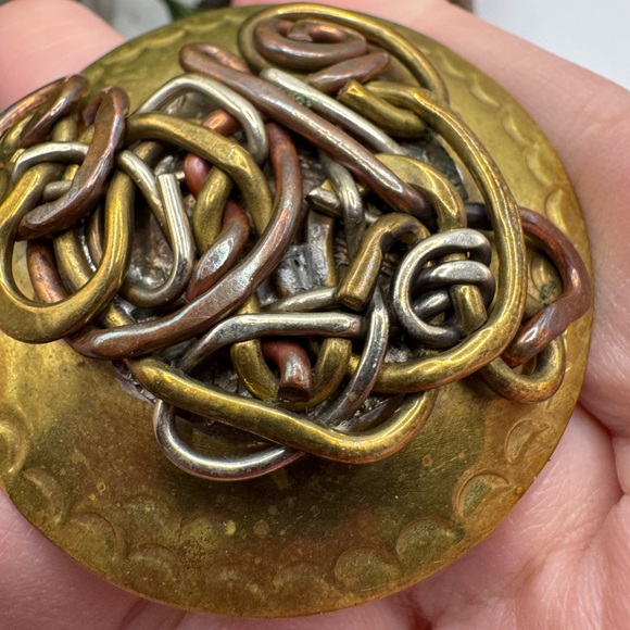 Vintage mixed metal abstract brooch, EUC. - Picture 5 of 5